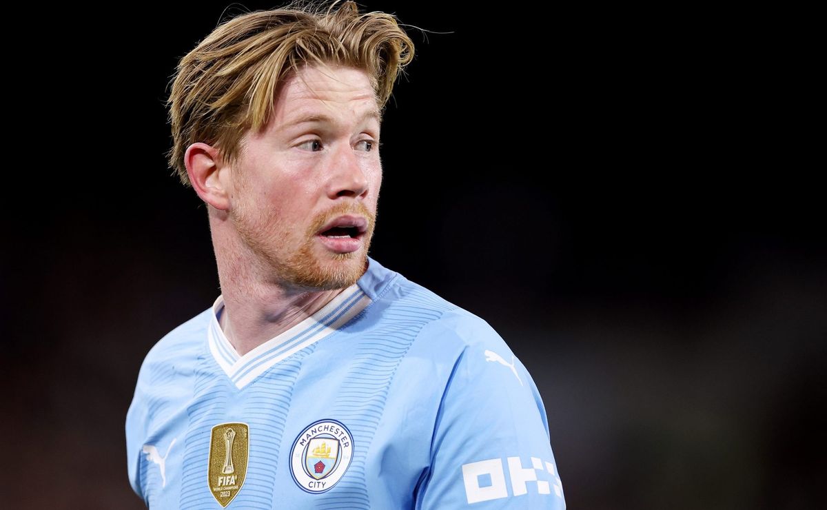 De Bruyne, Ederson e mais 6 jogadores devem deixar Manchester City de Guardiola, diz jornal