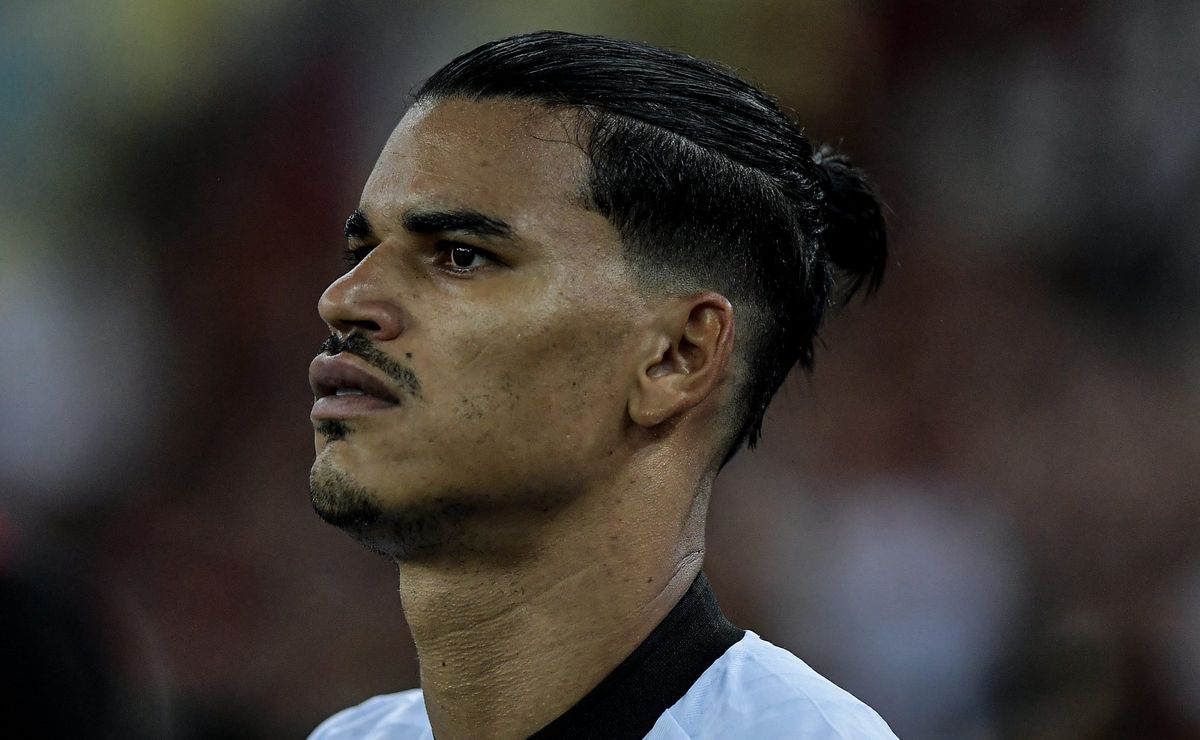 Danilo Barbosa fora do Botafogo após final contra o Racing tem decreto da torcida botafoguense