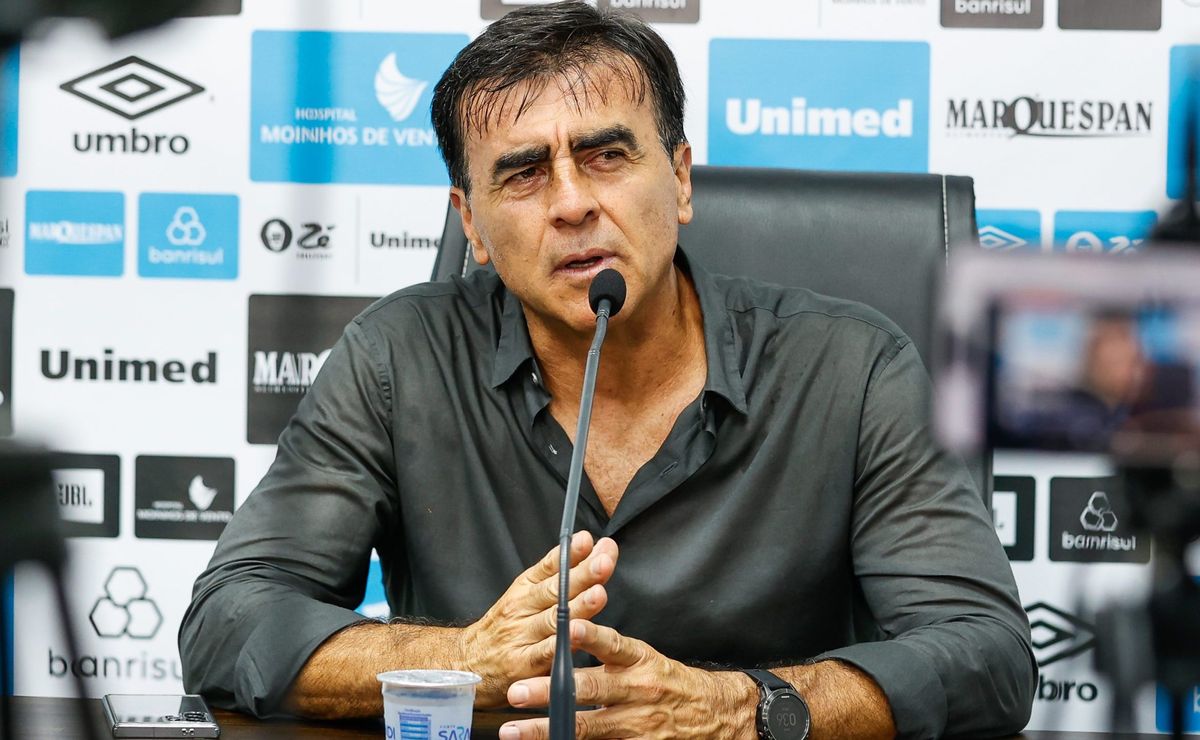 Grêmio fica confiante para assinar com Jhohan Romaña, zagueiro pedido por Gustavo Quinteros