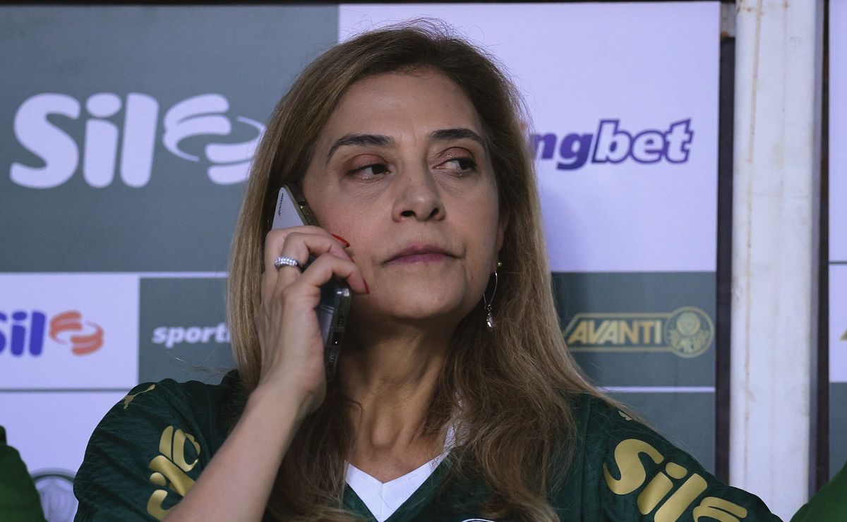 Leila é surpreendida sobre posicionamento de Abel Ferreira sobre grama sintética