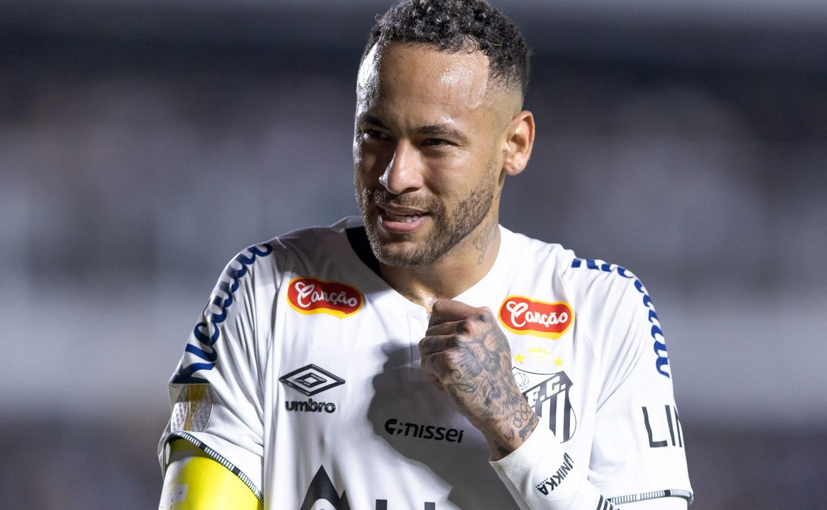 Cruzeiro ‘vacila’ e pode ver Naves, zagueiro do Palmeiras, jogando no Santos com Neymar