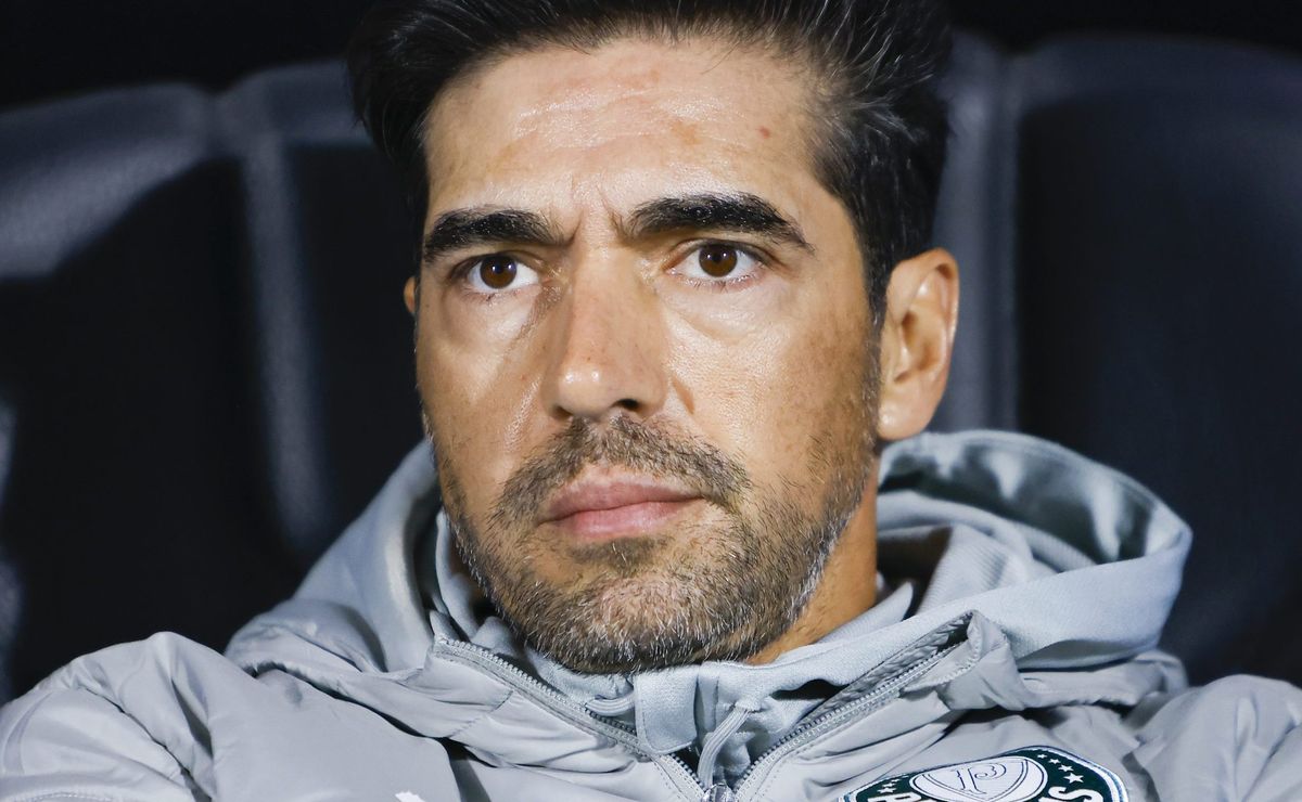 Abel Ferreira cita Botafogo em coletiva no Palmeiras e rebate polêmica: “Sou a favor”
