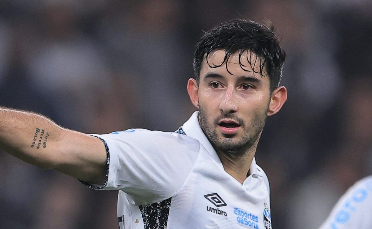 Palmeiras descarta Villasanti e Zalazar e Vitor Roque é quem está mais próximo do Palestra