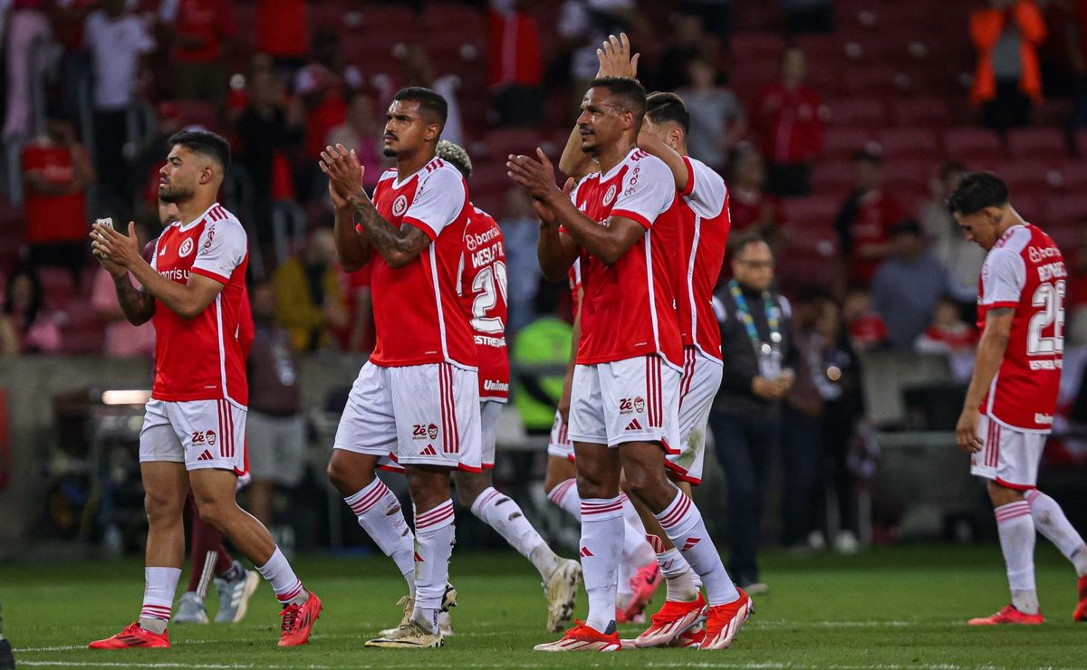 Internacional adia busca por volantes e foca em reforços para defesa antes do fim da janela