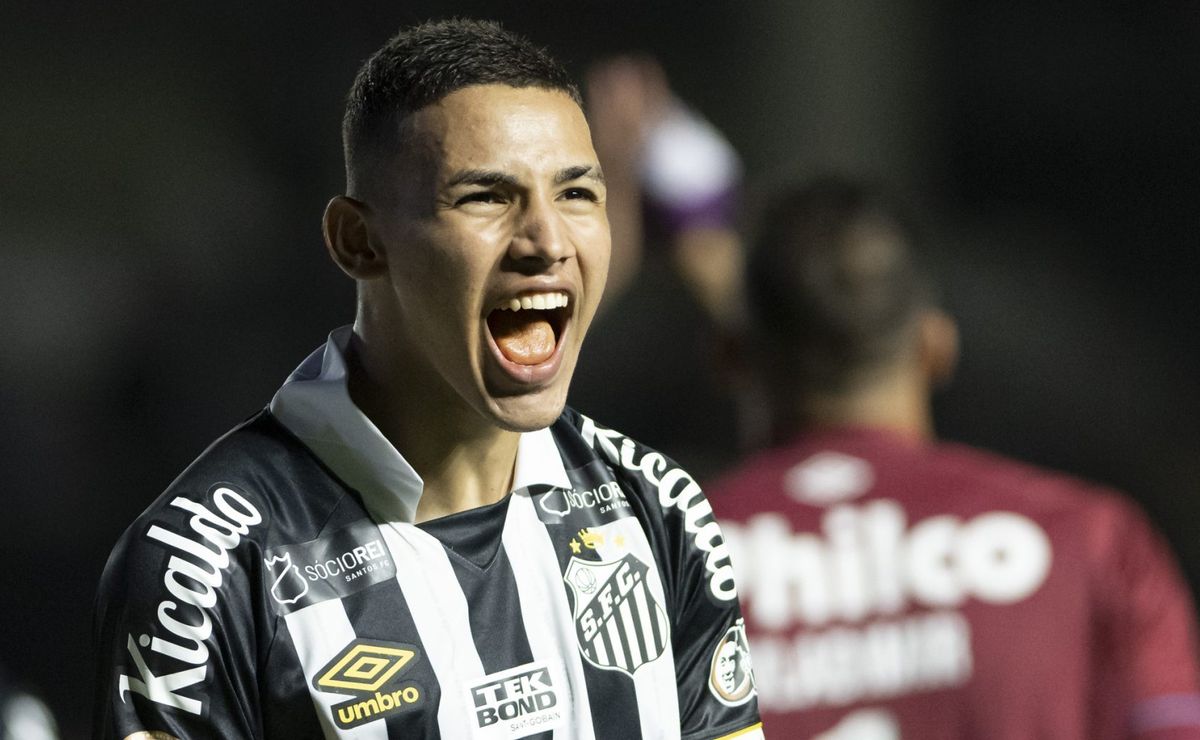 Deivid Washington aparece no BID e pode jogar pelo Santos no mata-mata do Paulistão