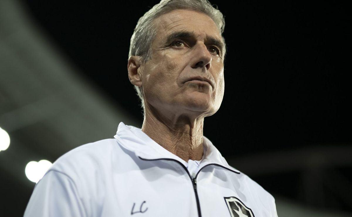 Raisa Simplicio diz que Luís Castro não deseja retornar ao Botafogo neste momento