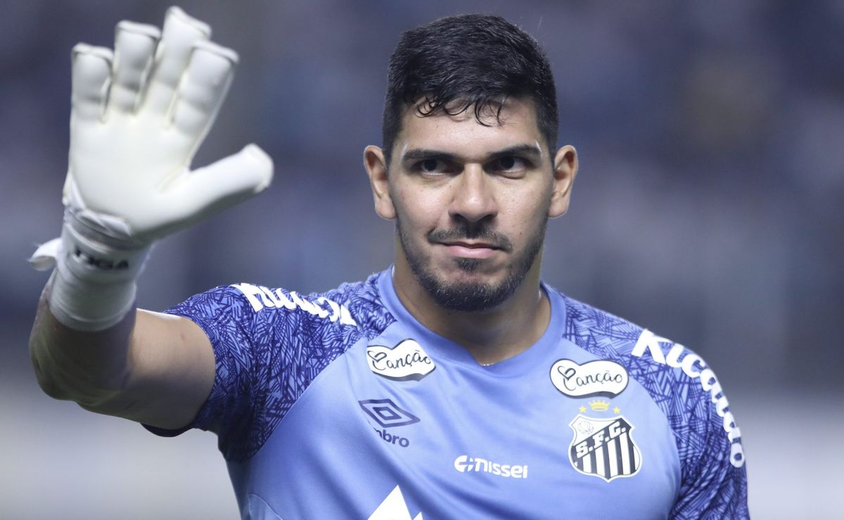 João Paulo deve reassumir a titularidade do Santos após 275 dias longe dos gramados