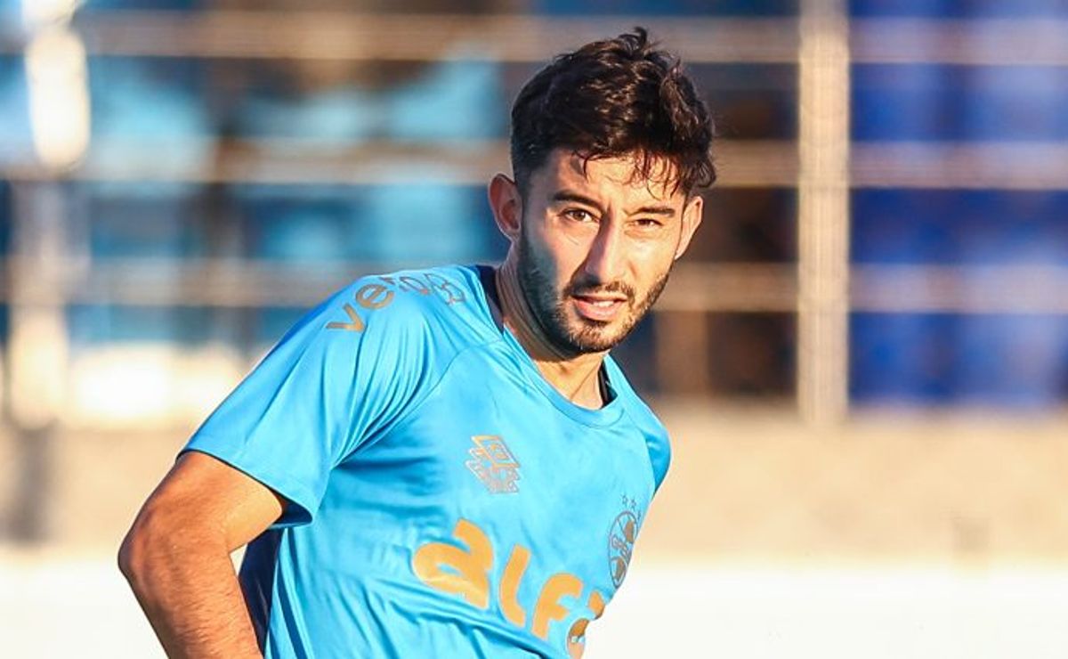 Villasanti fica revoltado com arbitragem após pênalti não marcado em Grêmio X Juventude: “Não é possível”