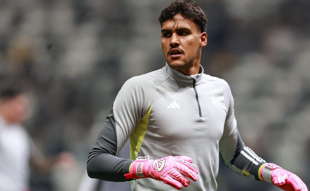 Atlético-MG toma atitude após ataques a Matheus Mendes em América-MG x Cruzeiro: “Ofensas criminosas”