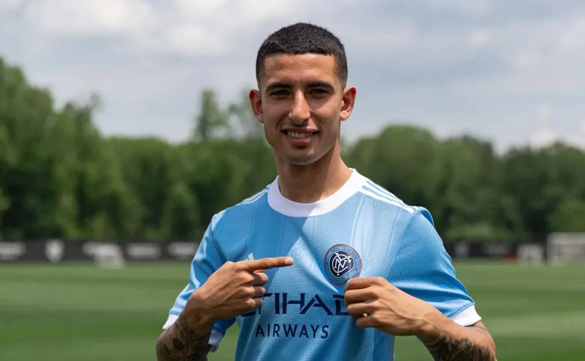 Santiago Rodriguez bate Jair e é o quarto reforço mais caro da história do Botafogo