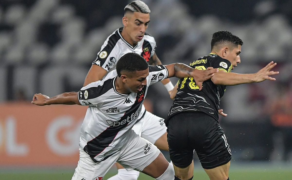 Cicinho crava Botafogo na semifinal e descarta Vasco e Fluminense no Campeonato Carioca