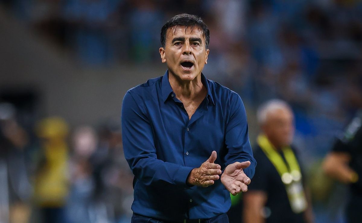 Quinteros elogia Monsalve e destaca evolução do Grêmio na vitória sobre o Juventude