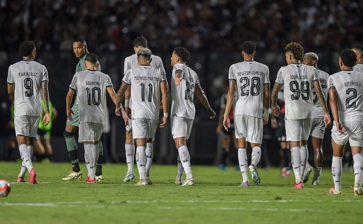 “Está de sacanagem”: Lateral comete pênalti, Botafogo é eliminado e torcida cobra