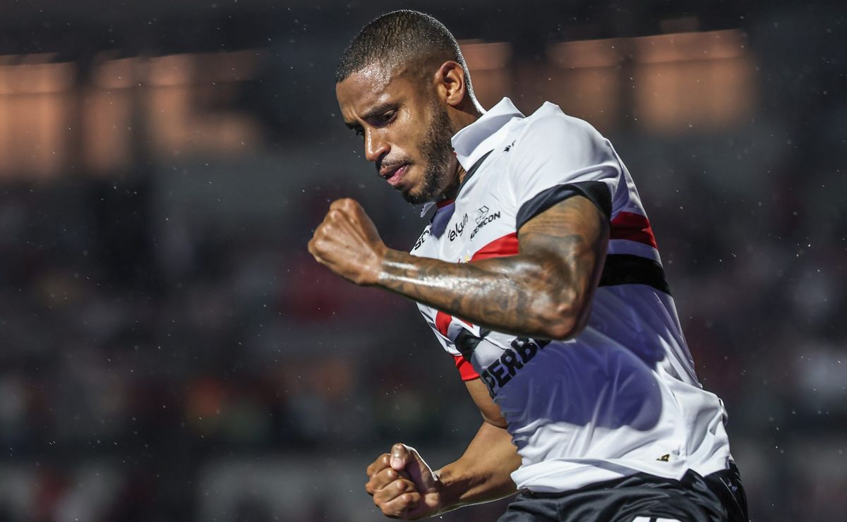 André Silva marca duas vezes e São Paulo vence o São Bernardo pelo Estadual