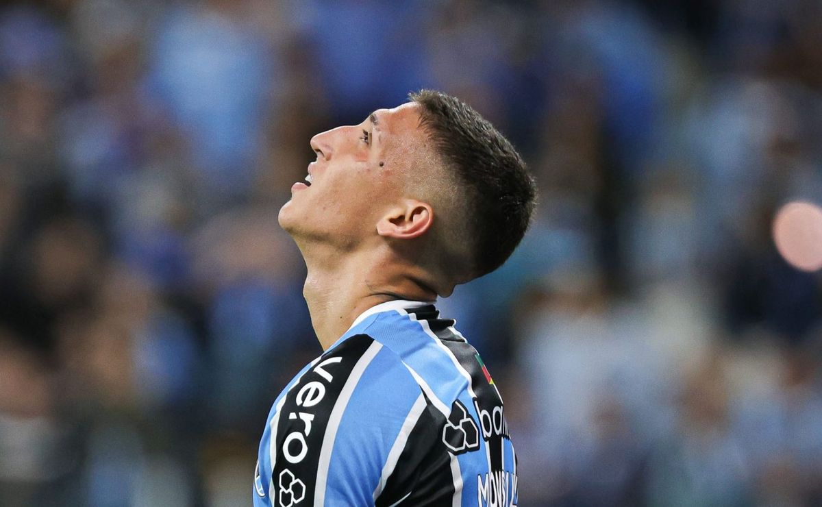 Grêmio foi prejudicado pela arbitragem contra Juventude por pênalti claro não marcado em Monsalve, diz PC Oliveira