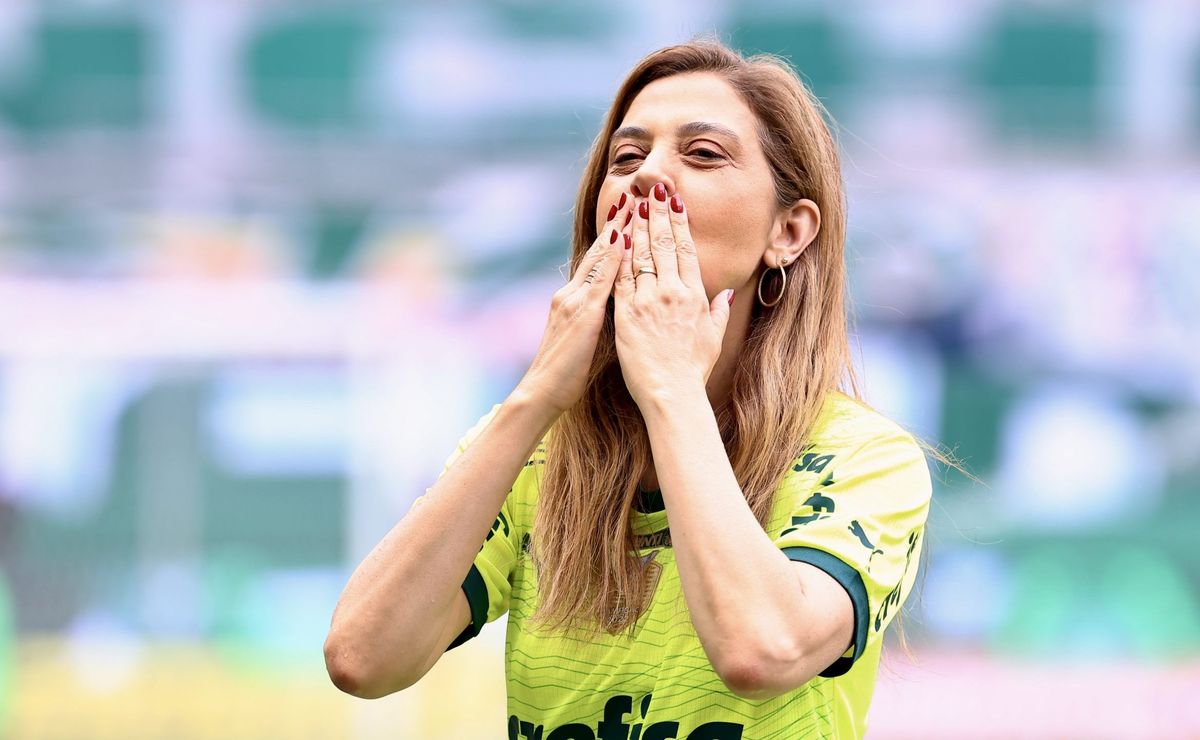 Presidente do Palmeiras, Leila Pereira, mandou ‘recado’ para a torcida nas redes sociais: “Estão mais calmos?”