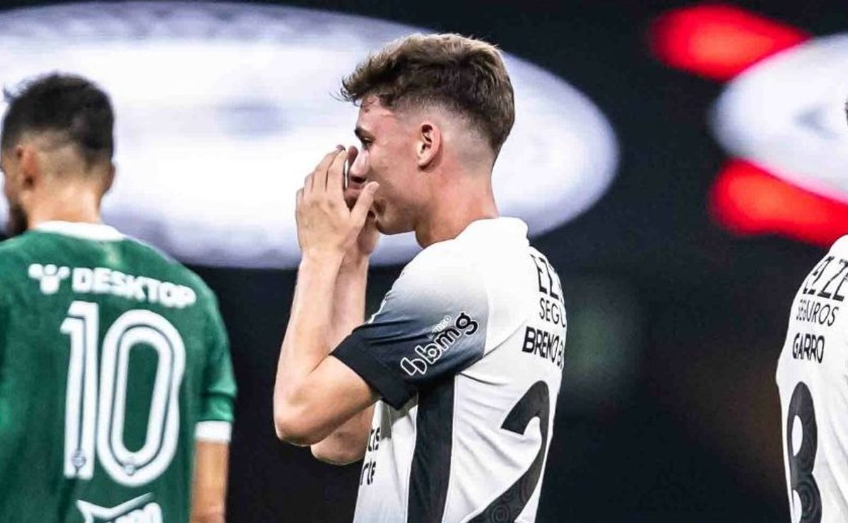 Bidon analisa possível saída do Timão no meio do ano: “Minha cabeça está totalmente no Corinthians”