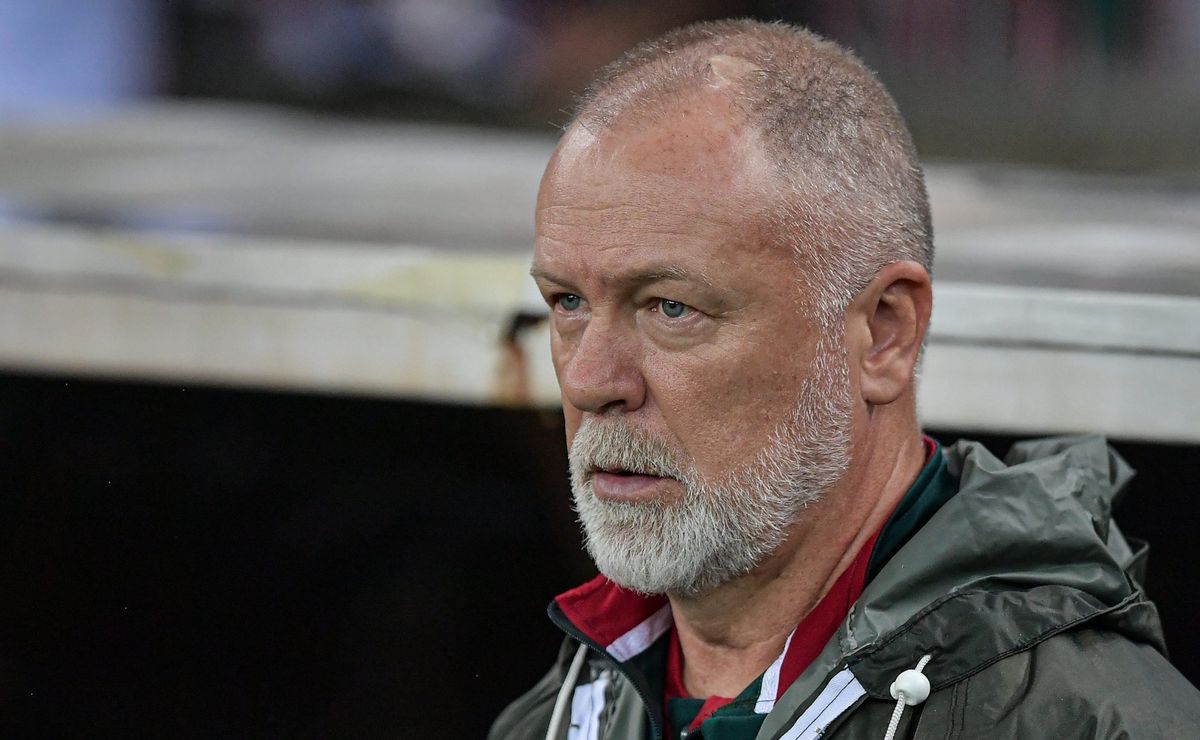 Mano Menezes liga o sinal de alerta no Fluminense e faz pedido aos jogadores para reta final do Carioca: “Fizemos jogos melhores”