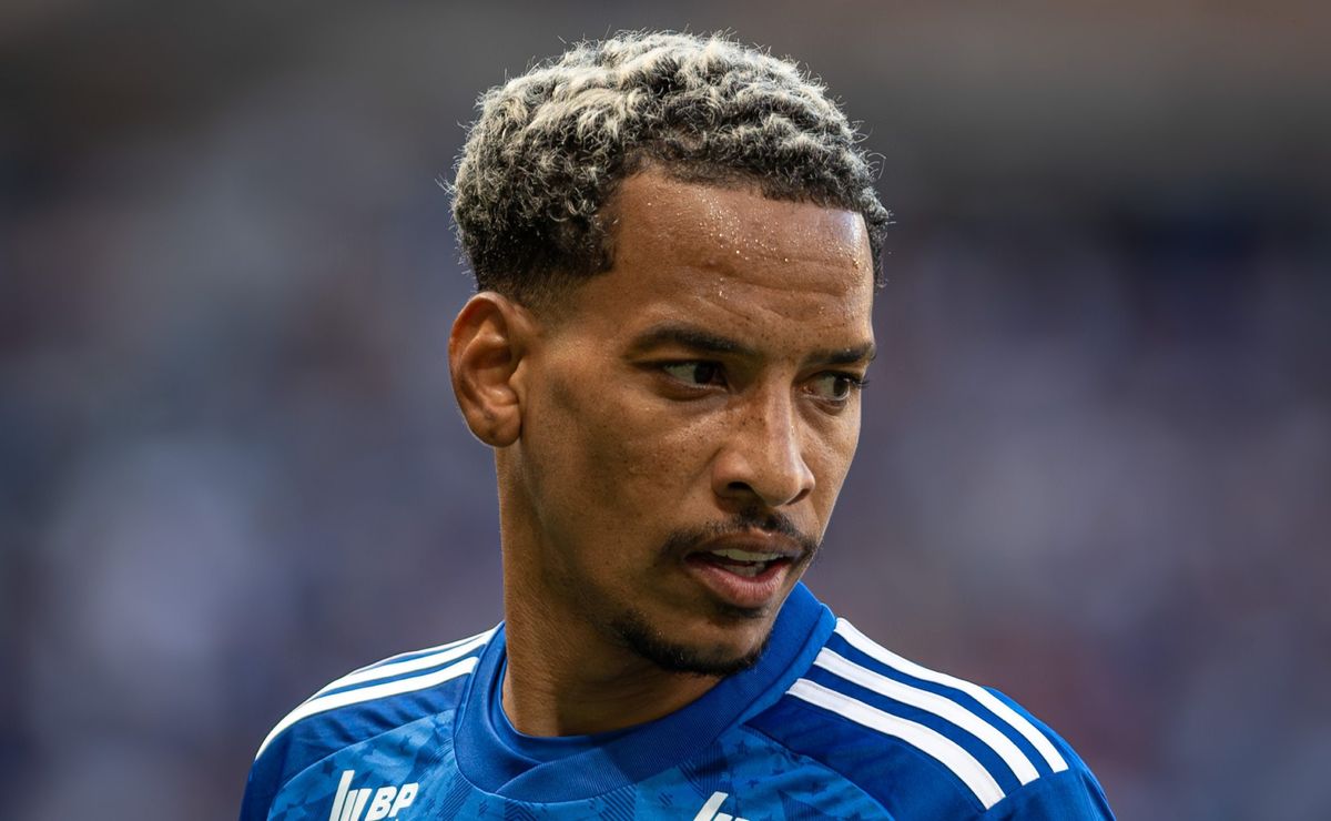 Saída de Matheus Pereira e mais 2 do Cruzeiro é consenso da torcida após protesto pesado