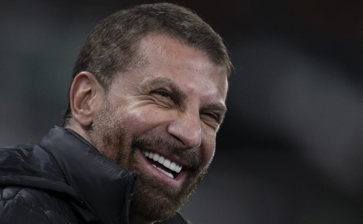 Pedrinho fecha contratação e Vasco vai pagar R$ 15 milhões por Loide Augusto