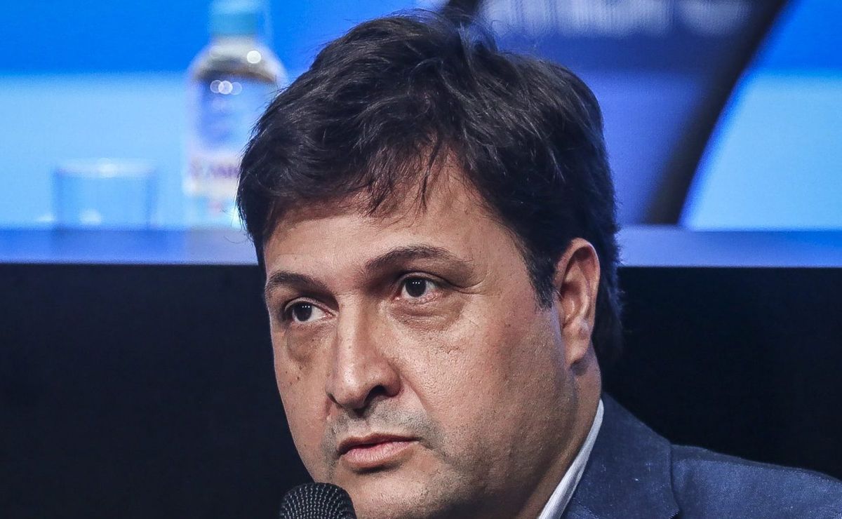 Meio-campista busca saída do México e Guerra discute contratação de Pedro Aquino no Grêmio