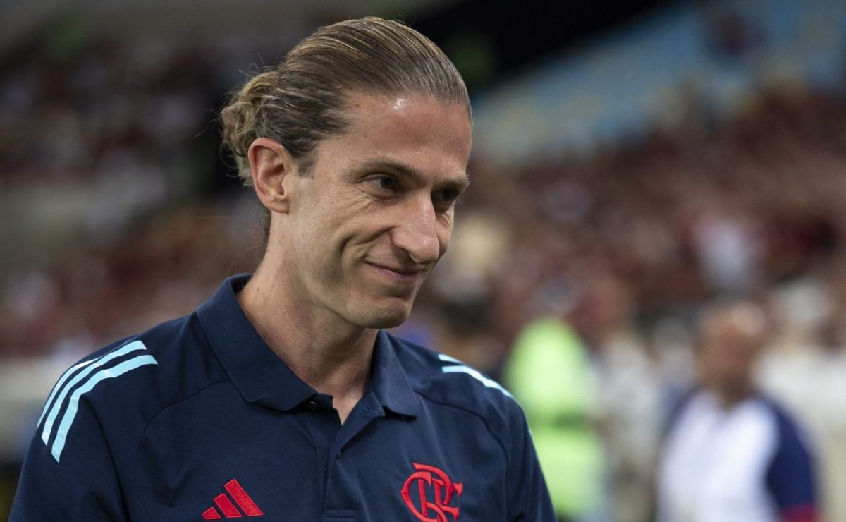 Comentarista elogia trabalho de Filipe Luís no Flamengo: “Estamos vendo nascer o futuro treinador da seleção”