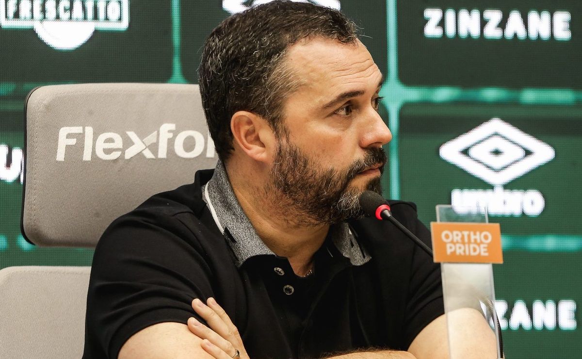 Jornalista expõe problemão de Mário Bittencourt em negociação da SAF Fluminense e gera comparação com rival