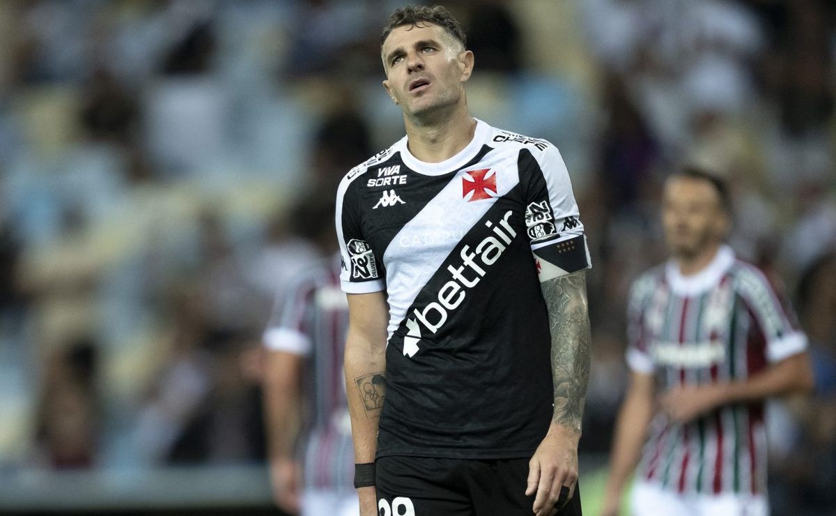 Com apenas dois gols, Vegetti sofre para marcar no Maracanã mesmo sendo artilheiro do Vasco