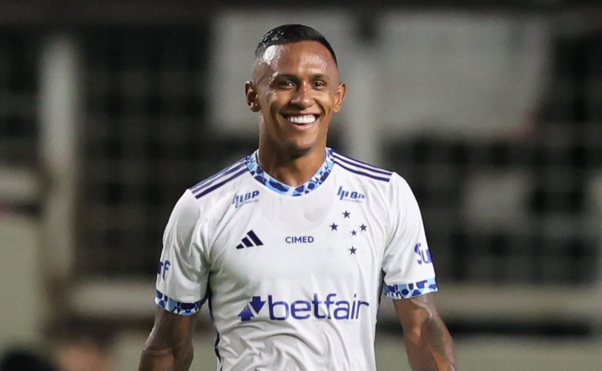 Marquinhos contratado pelo Cruzeiro, junto ao Arsenal, segue sem uma definição confirmada