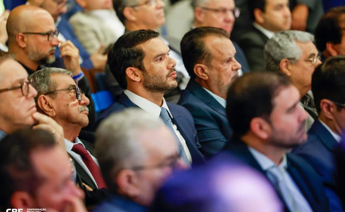 Samir Xaud promete protagonismo ao futebol feminino em nova gestão na CBF