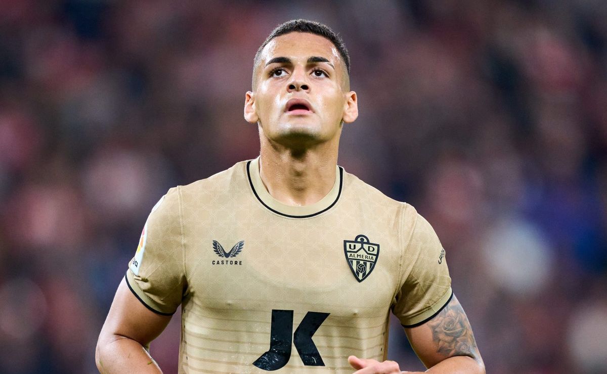 Kaiky de volta? Santos ganha ação na FIFA, mas zagueiro do Almería não está na lista de reforços