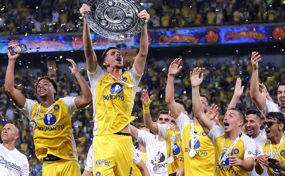 Ex-Santos, vira sensação no Maccabi Tel Aviv e lidera time na conquista do Campeonato Israelense