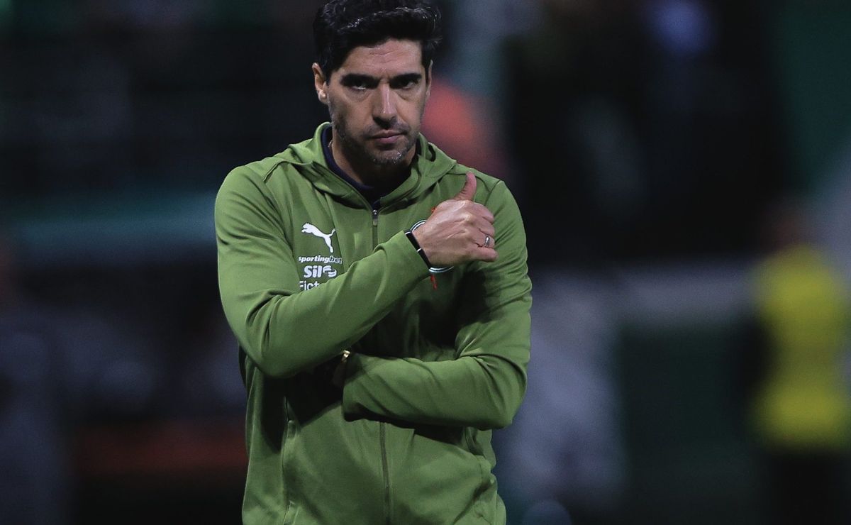 Abel Ferreira quer escalar Flaco Lopez e Aníbal de titulares em Palmeiras x Bragantino