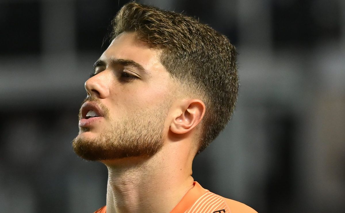 Corinthians decepciona torcedores, é dominado, e toma golaço de Barreal em ausência de Hugo Souza