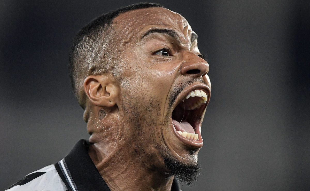 Flamengo goleia o Botafogo e Marlon Freitas faz forte desabafo após o clássico: “Precisamos nos blindar”