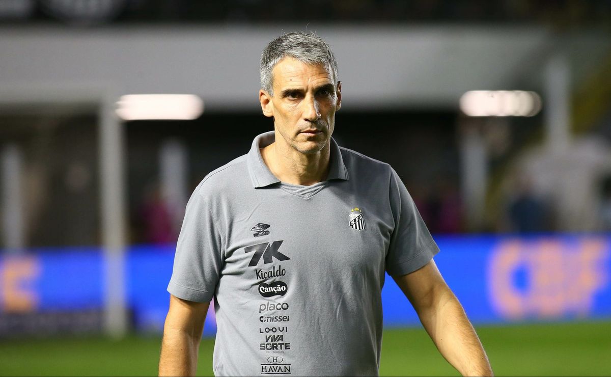 Vojvoda admite jogo ‘inesperado’ contra o Corinthians, e afirma ter sido melhor partida no comando do Santos