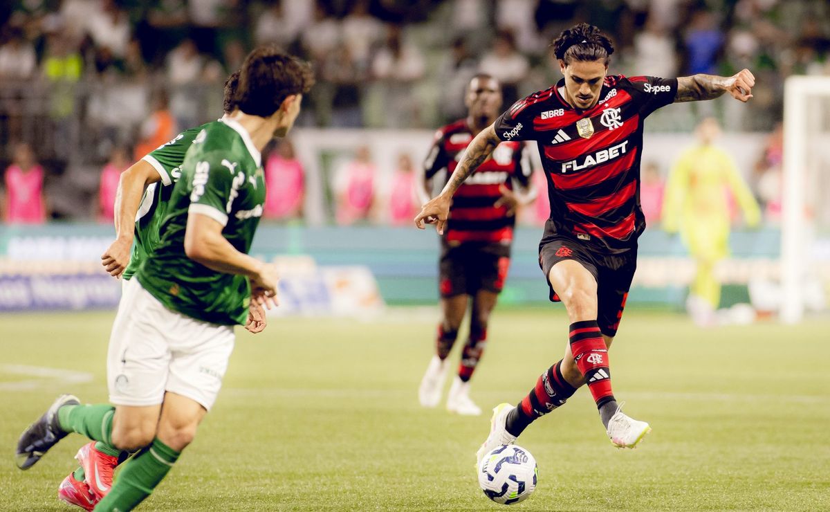Pedro do Flamengo ultrapassa Vitor Roque do Palmeiras e precisa de menos minutos para marcar