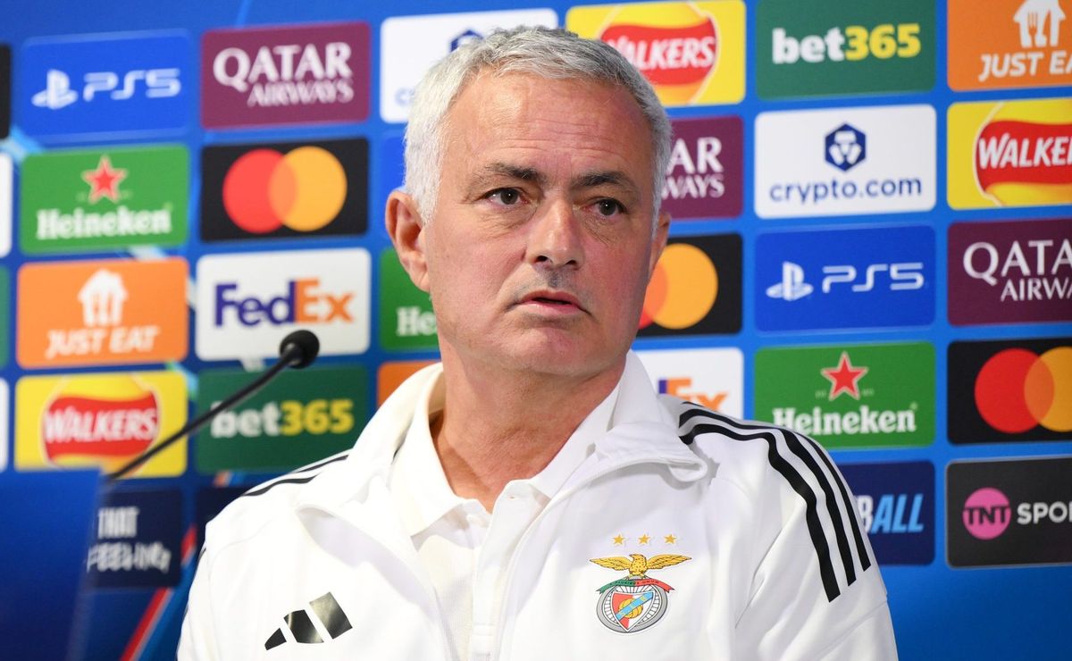 Benfica de Mourinho pode fechar maior negócio da história do Cruzeiro comprando Rhuan Gabriel; multa é R$ 630 milhões