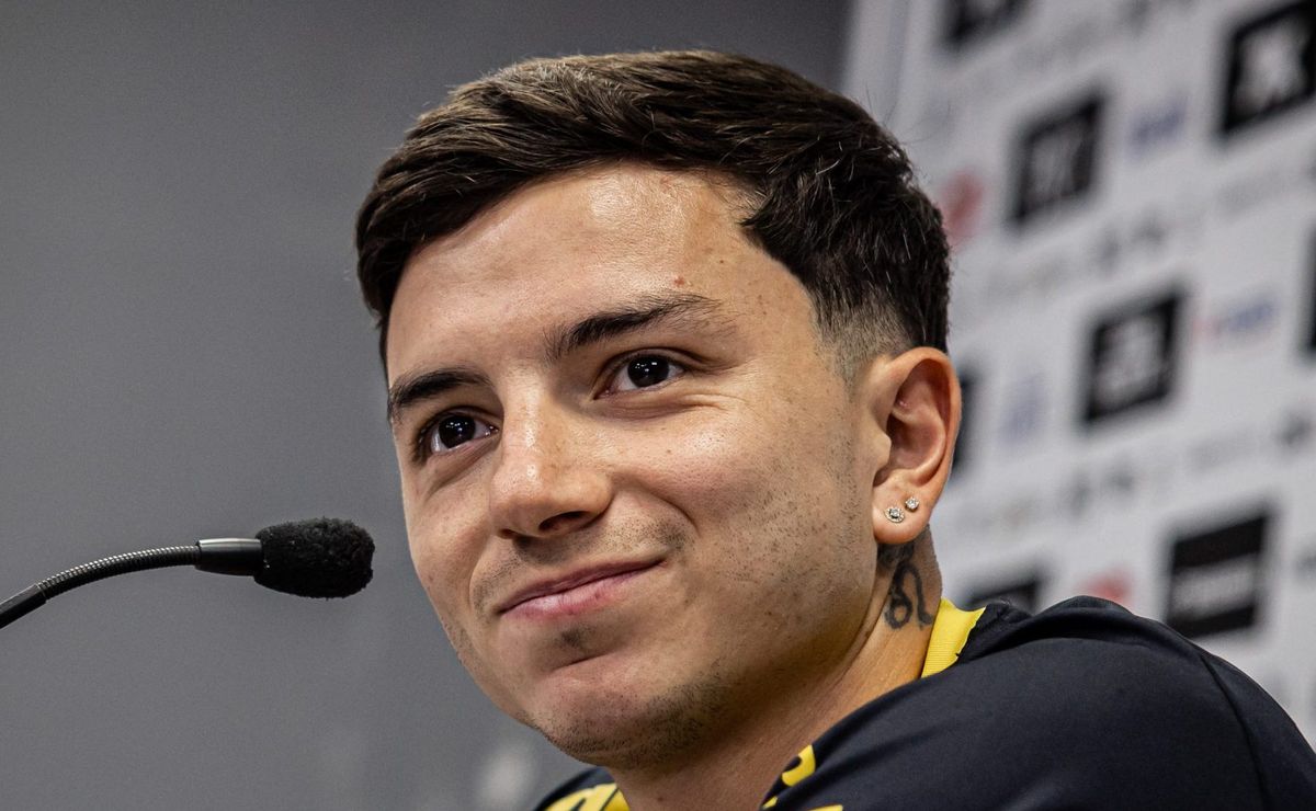 Barreal revela mudança de ambiente no Santos com argentinos e expõe atitude de Neymar nos bastidores: “Me dá confiança”
