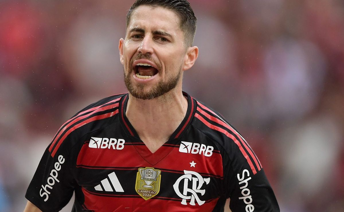 Áudio do VAR esclarece pênalti não marcado de Jorginho em Gómez durante Flamengo X Palmeiras