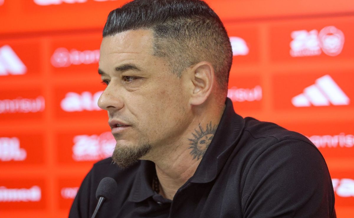 D’Alessandro se revolta após entrevista coletiva de Ramón Díaz no Internacional com pergunta de jornalista