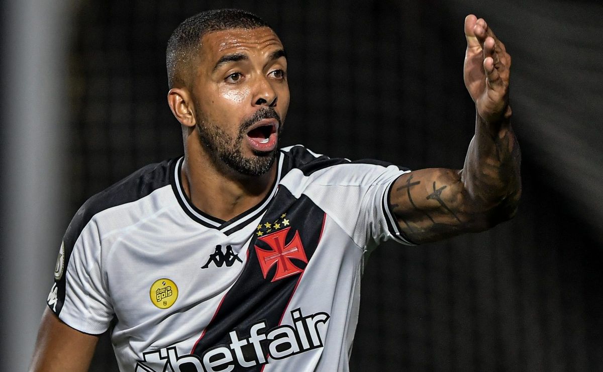 Vasco decide sobre saída de Paulo Henrique e escolhe não vender seu lateral após contato do Real Betis