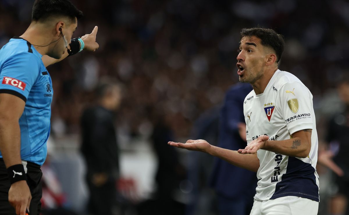 LDU x Palmeiras: Lisandro Alzugaray é a única dúvida do time equatoriano para o duelo decisivo