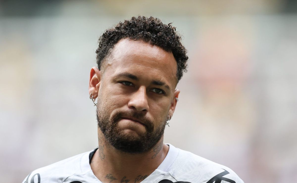 Neymar se irrita com o momento do Santos e ameaça não renovar caso o clube caia para a Série B