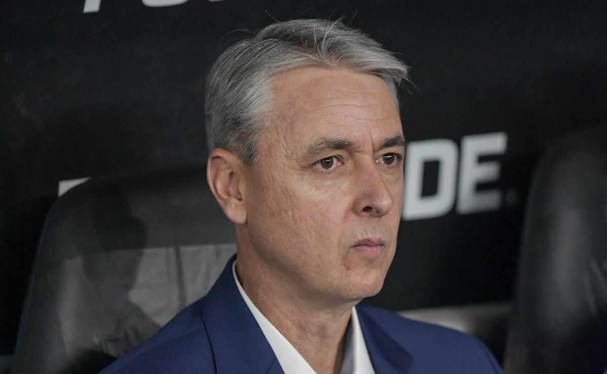 LDU se prepara para enfrentar o Palmeiras com baixa no gol e incerteza sobre titular