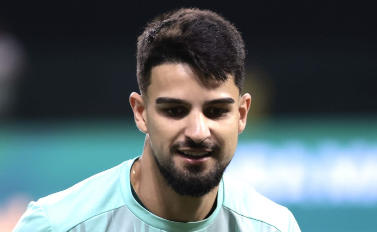 Flaco López é ‘massacrado’ pela torcida do Palmeiras após atuação muito abaixo: “Atraso completo”