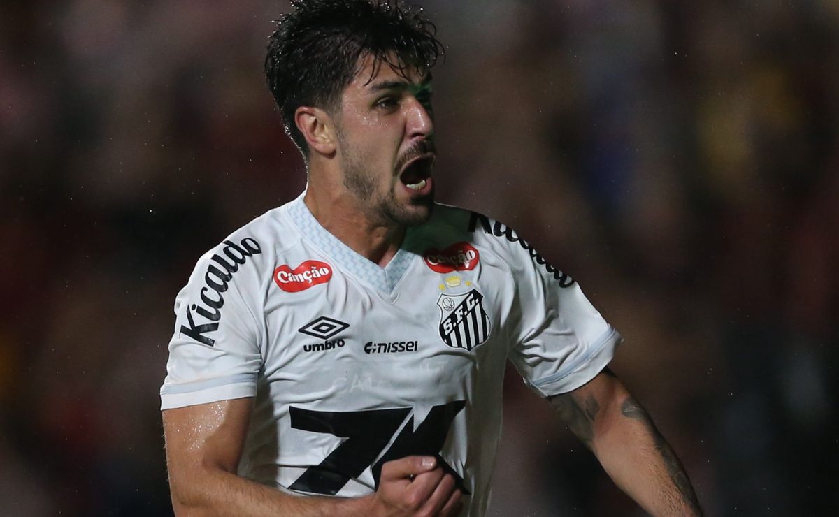 Santos pode sofrer ‘desmanche’ no setor defensivo em 2026 e perder Zé Ivado, João Basso e Luisão