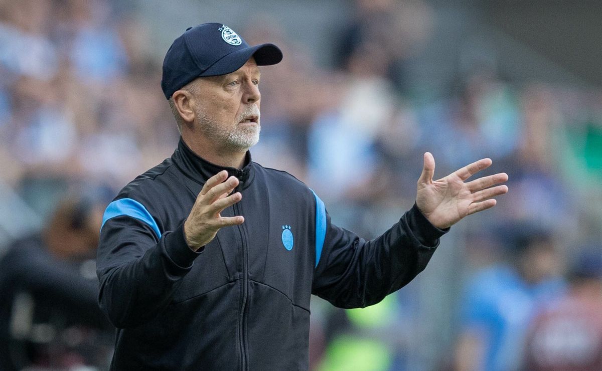 Gustavo Martins deve ganhar sequência na lateral direita do Grêmio com Mano Menezes após lesão de Marcos Rocha