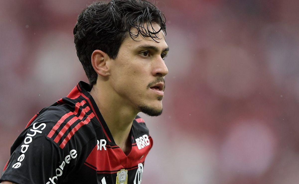 Pedro pede para não jogar no Flamengo por medo de lesão agravar e Filipe Luís respeita
