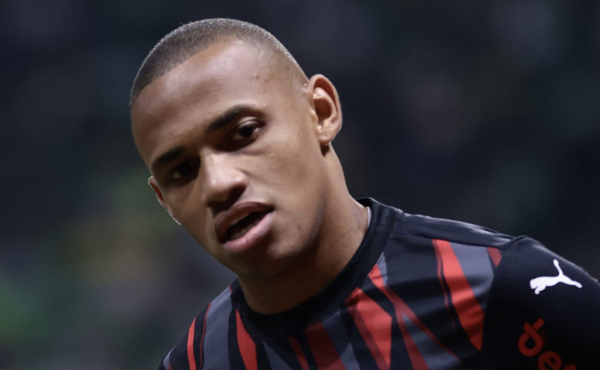 Red Bull Bragantino topa vender Jhon Jhon e Palmeiras se anima com lucrar 20% de negócio
